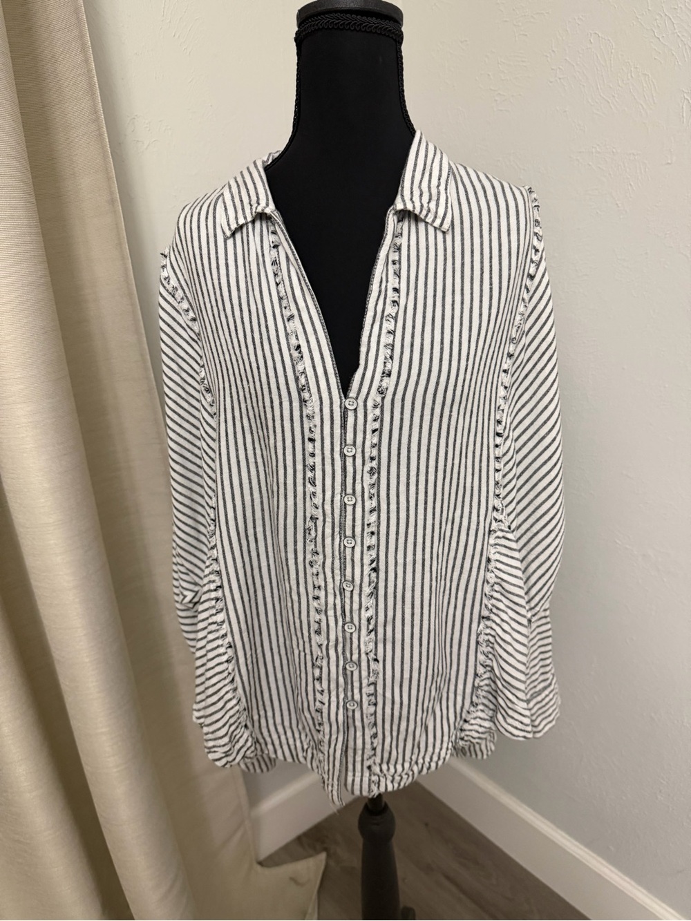 We the Free Women’s Black & White Striped Button-Down Tunic Shirt